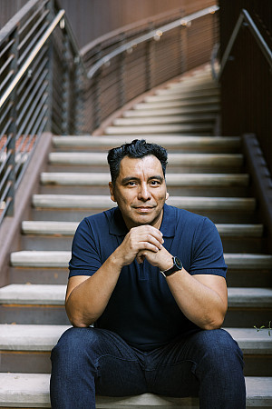 headshot of Manuel Muñoz