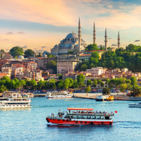Landscape photo of the Blue Mosque in Istanbul