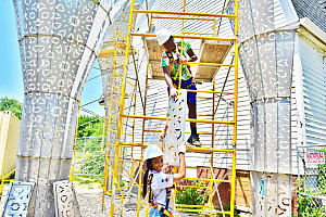 Detroit youth working on Riad