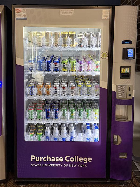 Commuter Lounge drink vending machine without plastic products