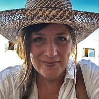Thea Lanzisero '94