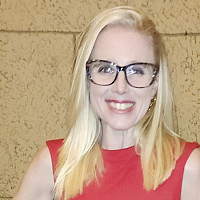 Elisa Donahue '08