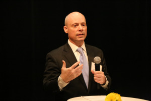 Andrew Salomon at the Alumni Mixer for Journalism and Writing Majors, November 2017