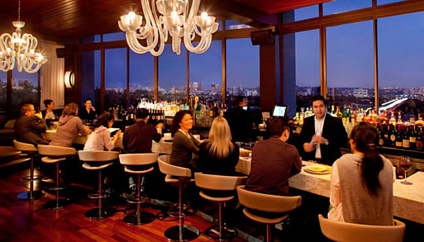 Hotel Angeleno Penthouse-level Lounge