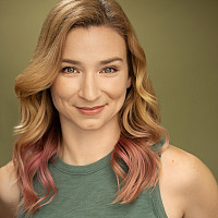 Natalie Arneson headshot