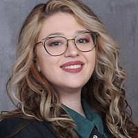 Madison Jones headshot