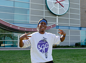 Students enjoy Fun Fair on the Great Lawn during Welcome Week.