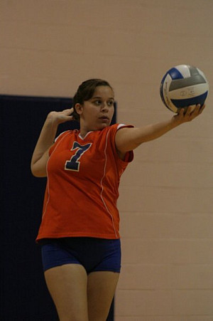 RaiaMooneyVollyball