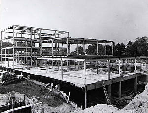 black and white archival image of the construction of the Neuberger Museum