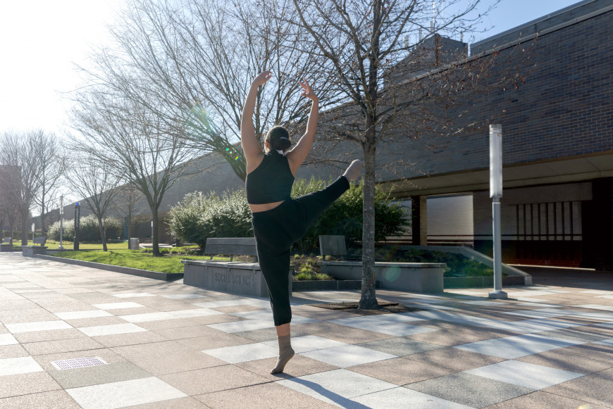 Dancer on the mall NOW (Eliana Lee '21 / Photo: Sebastian Bass '21)