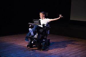 A photo of Thomas Ellenson on stage