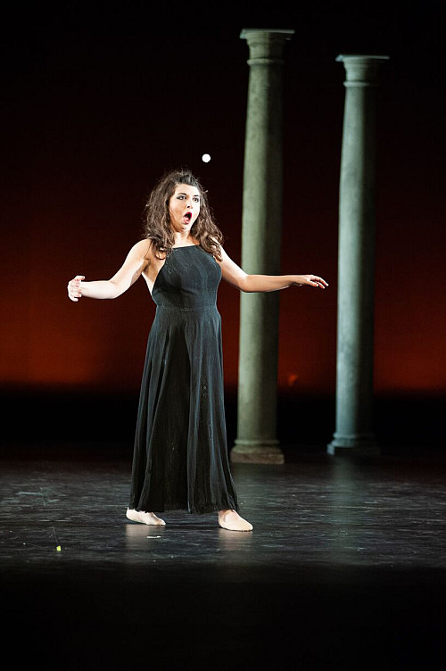 Olivia Manna sings on stage