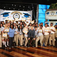 The senior class of Summit Academy Charter School with Ellen DeGeneres. Photo Credit: Michael Rozman/Warner Bros.