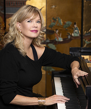 Mary Wendelken '90 (Music: Instrumental Performance)