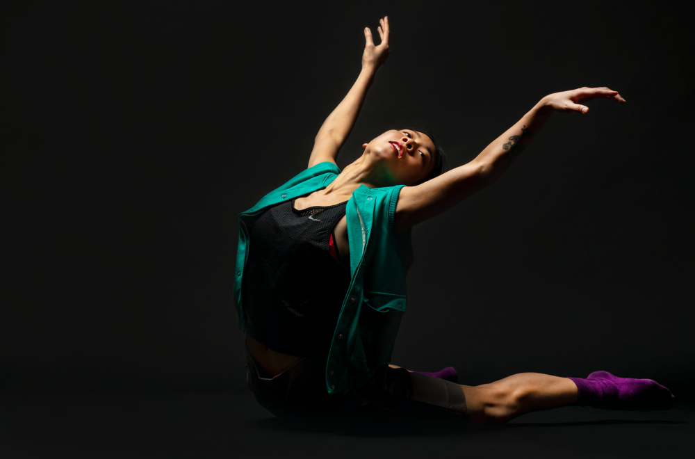 Connie Shiau '12 with Hubbard Street Dance Chicago (Photo: Todd Rosenberg)