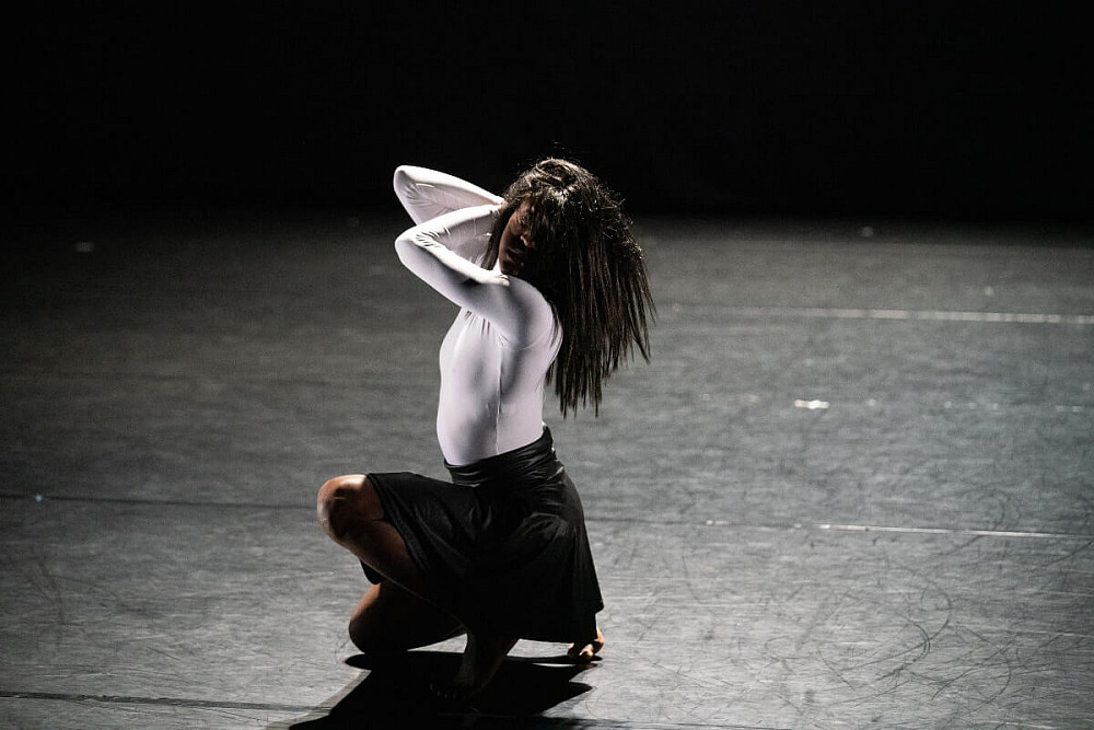 Joy-Marie Thompson '18 in STAYCEE PEARL Dance Project's Circles at Bifold (2020). (Photo: Steven Pisano)
