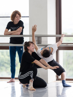 Nelly van Bommel leading a workshop at the Taiwan University of the Arts, in Taipei, fall 2017