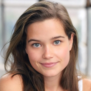 Sarah Catherine Hook ’17 Stars in New Netflix Vampire Drama • Voice and