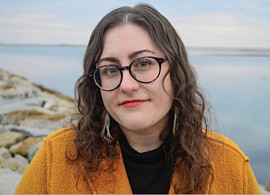 headshot of Laura Cresté