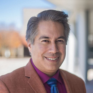 Headshot of Dr. Lorenzo Candelaria