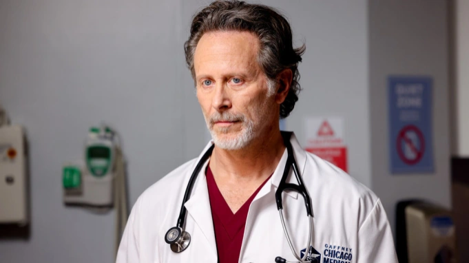 Steven Weber '83 on NBC's Chicago Med (Photo: George Burns/NBC)