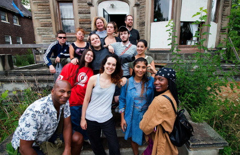Rachel Owens (back row) with students and community members in Detroit.