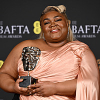 Da'Vine Joy Randolph poses with the Supporting Actress Award for 'The Holdovers' in the winners room during the EE BAFTA Film Awards 2024...