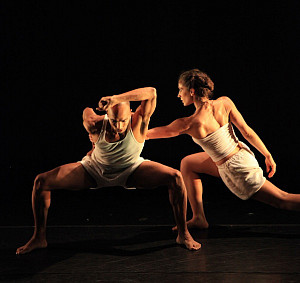 Martin Løfsnes and Carrie Ellmore-Tallitsch in Lauri Stalling's Regular Chain of Being.