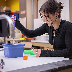 Students at work in the General Biology 1 Lab.