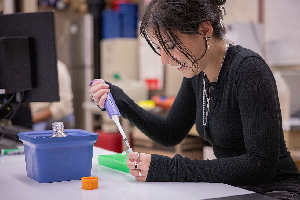 General Biology 1 Lab 057 Students at work in the General Biology 1 Lab.